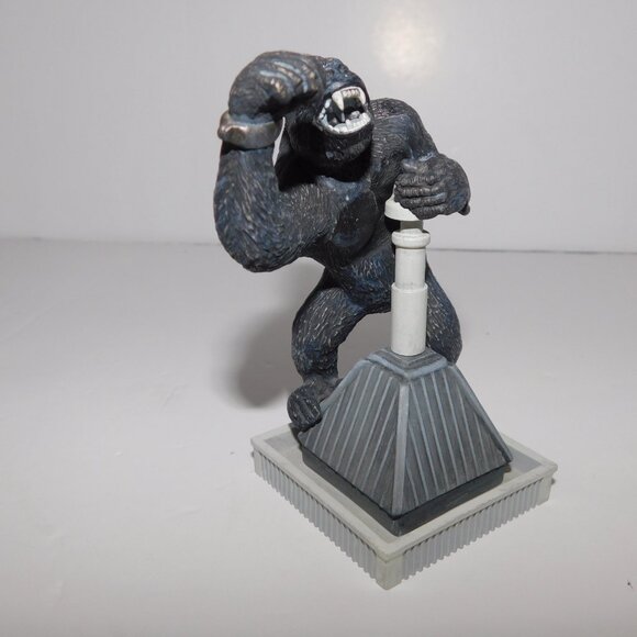 2010 Hallmark 4" King Kong on top of Building Figure ornament ** READ - Picture 6 of 9